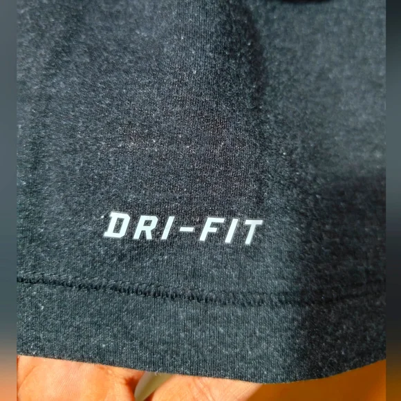 NIKE Oregon Ducks Medium 1/4 Zip Black Pullover Youth Dri-Fit Sweatshirt - Picture 6 of 12